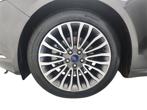 Used 2018 Ford Fusion SE w/ Fusion SE Technology Package image 35