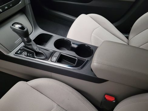 Used 2015 Hyundai Sonata SE w/ Option Group 09 FWD image 26