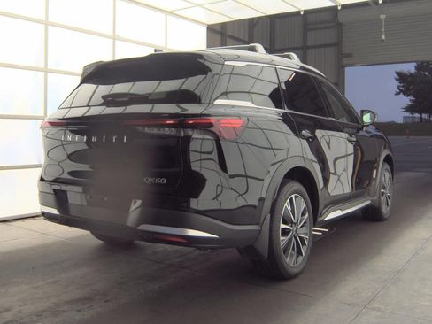 Certified 2026 INFINITI QX60 Luxe w/ Cargo Package FWD image 3