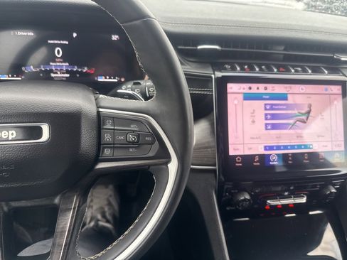 Used 2023 Jeep Grand Cherokee L Limited image 31