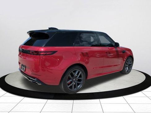 Used 2024 Land Rover Range Rover Sport Dynamic SE AWD/4WD image 3