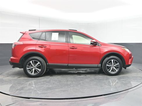 Used 2016 Toyota RAV4 XLE image 4