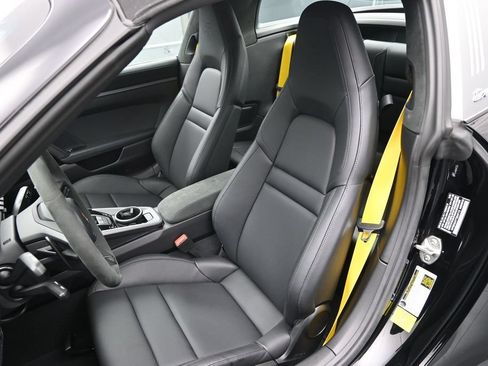 Certified 2026 Porsche 911 Targa 4S AWD/4WD image 5