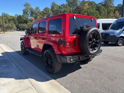 Used 2021 Jeep Wrangler Unlimited Sahara w/ Cold Weather Group image 6