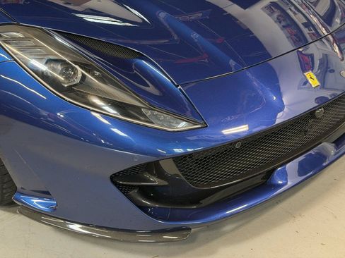 Used 2019 Ferrari 812 Superfast RWD image 14