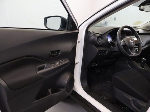 New 2025 Nissan Kicks Play S image 6