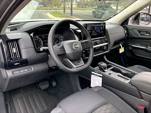 New 2026 Nissan Pathfinder SV image 8