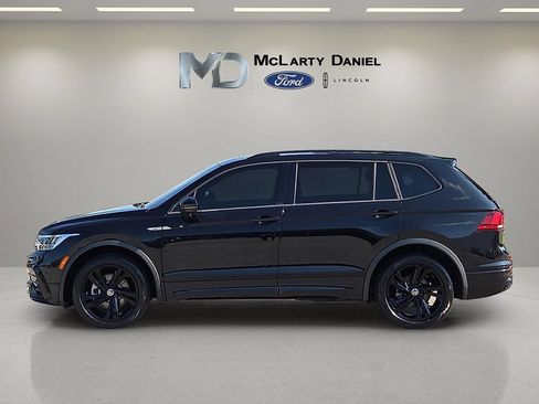 Used 2023 Volkswagen Tiguan SE R-Line FWD image 3