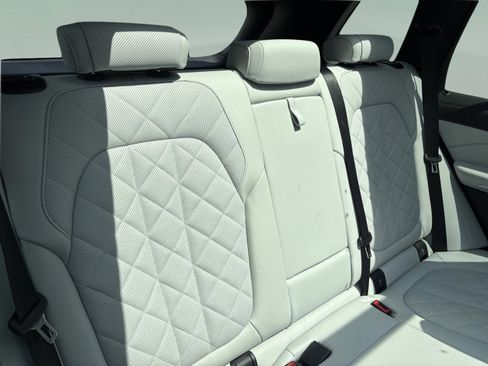 Used 2023 BMW X5 sDrive40i w/ M Sport Package image 28