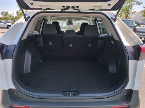 Used 2025 Toyota RAV4 XLE AWD/4WD image 30