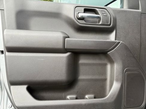 Used 2023 Chevrolet Silverado 1500 Custom image 11