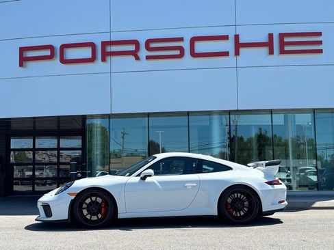 Used 2018 Porsche 911 GT3 RWD image 2