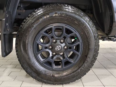 Used 2021 Toyota Tacoma SR5 image 19