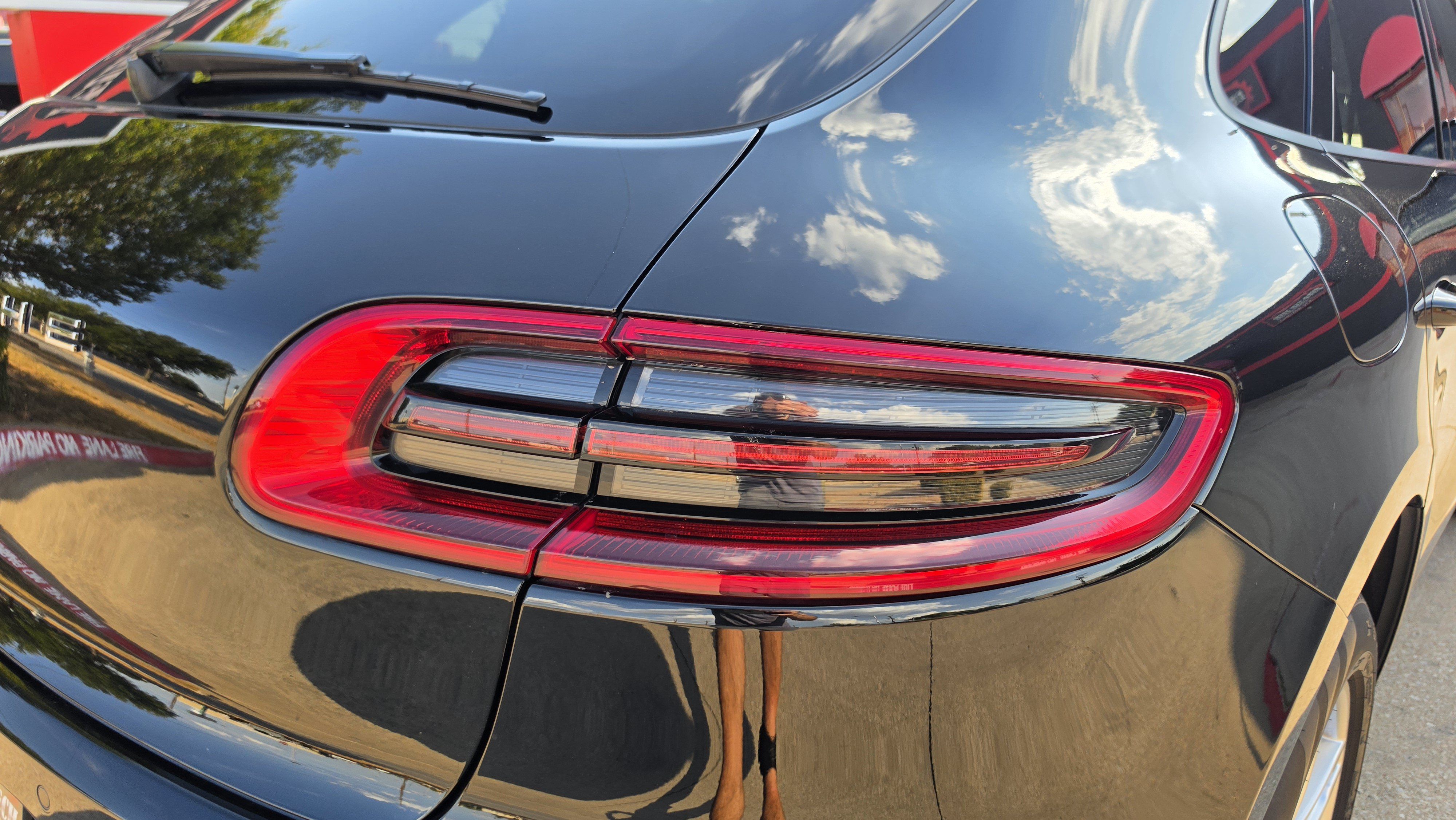 Used 2018 Porsche Macan AWD/4WD image 9
