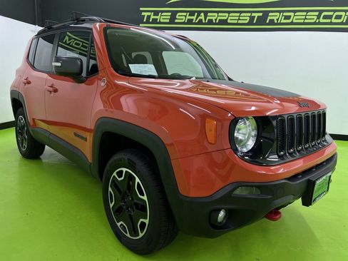 Used 2017 Jeep Renegade Trailhawk AWD/4WD image 2