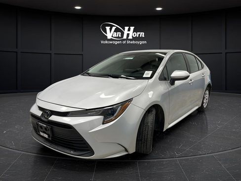 Used 2024 Toyota Corolla LE image 7