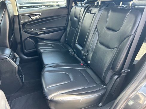 Certified 2020 Ford Edge Titanium AWD/4WD image 11