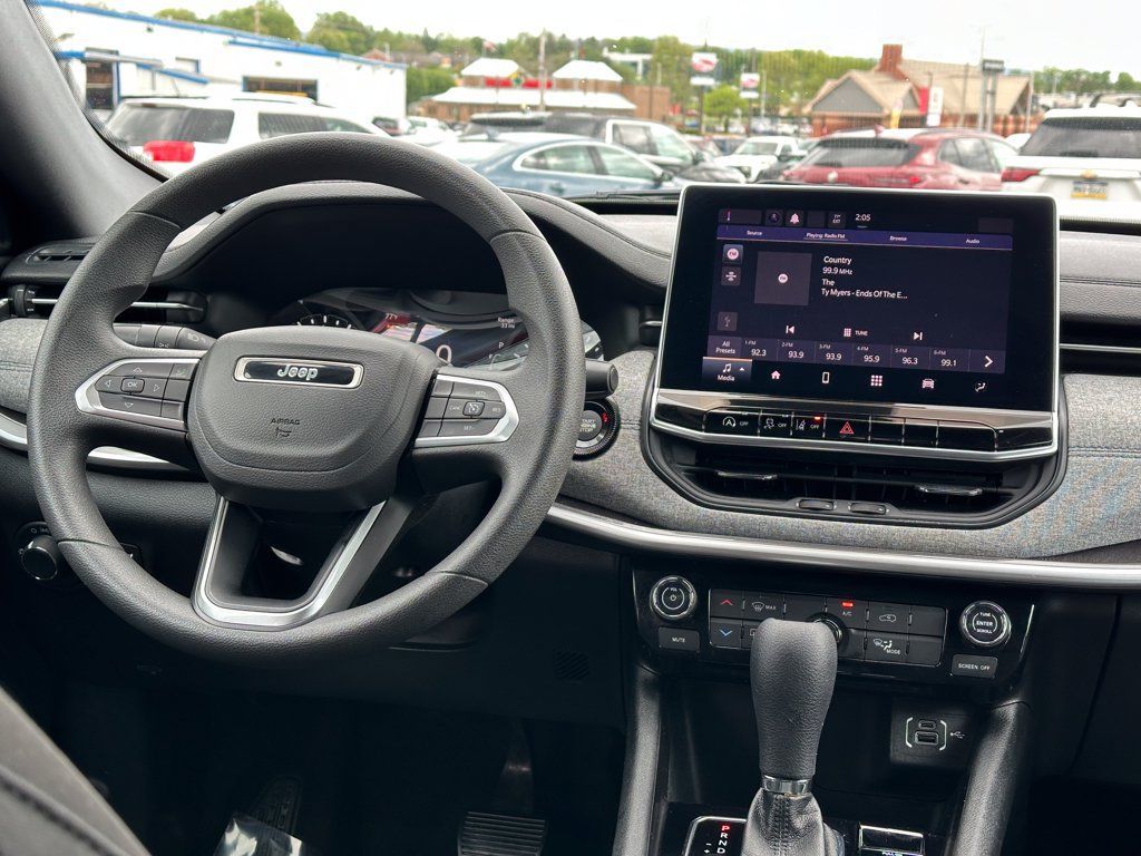 Used 2023 Jeep Compass Sport AWD/4WD image 13