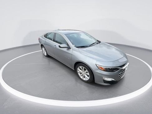 Used 2024 Chevrolet Malibu LT image 2