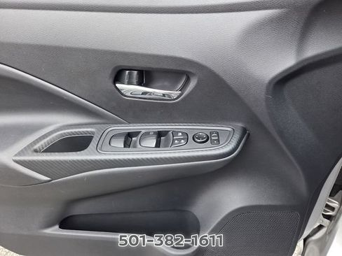 Used 2025 Nissan Versa SV FWD image 30