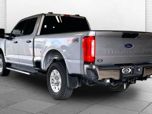 Used 2023 Ford F250 XLT AWD/4WD image 9
