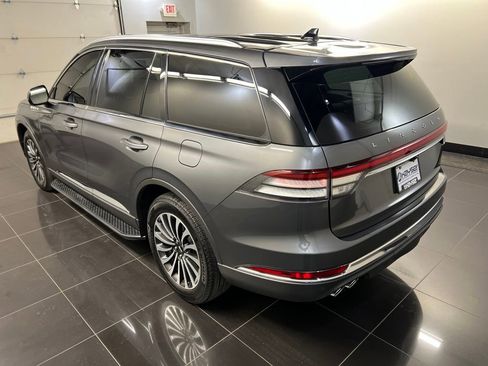 Used 2023 Lincoln Aviator AWD w/ Premium Package image 4