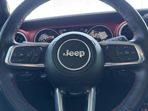 Used 2022 Jeep Gladiator Rubicon w/ Cold Weather Group image 18