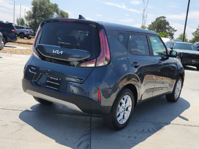 Certified 2025 Kia Soul LX w/ LX Technology Package FWD image 4