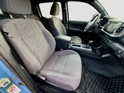 Used 2019 Toyota Tacoma SR5 AWD/4WD image 33