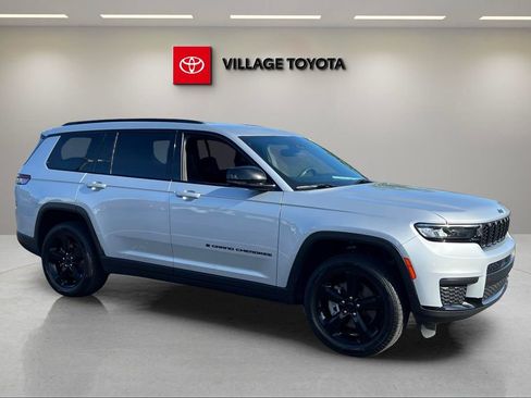 Used 2023 Jeep Grand Cherokee L Laredo RWD image 7