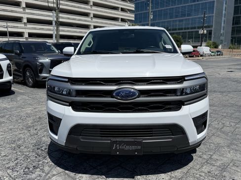 Used 2024 Ford Expedition XLT RWD image 2