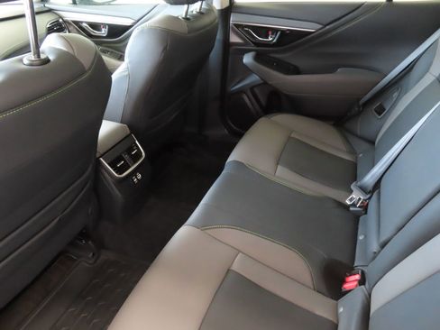 Used 2025 Subaru Outback Onyx Edition image 24