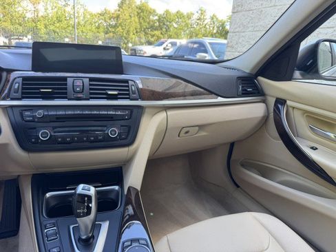 Used 2015 BMW 320i Sedan RWD image 32
