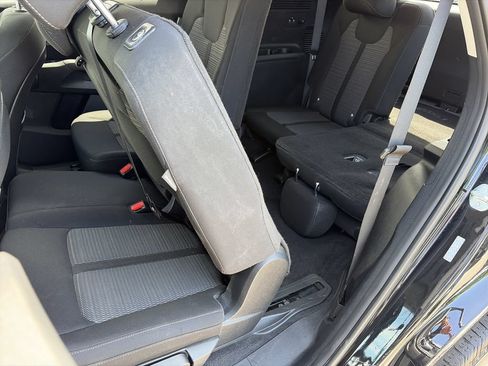 Used 2025 Kia Sorento LX FWD image 24