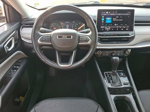 Used 2022 Jeep Compass Limited AWD/4WD image 11