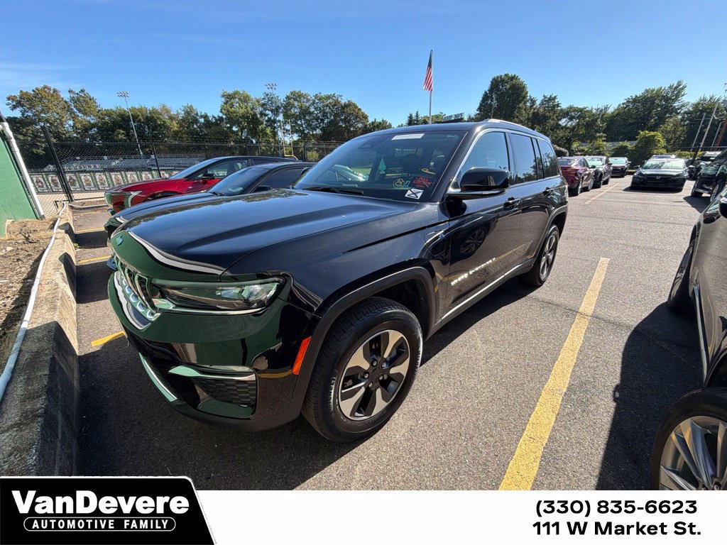 Used 2023 Jeep Grand Cherokee 4WD 4xe image 1