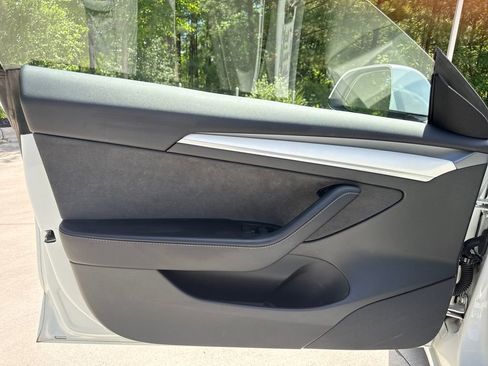 Used 2022 Tesla Model 3 Long Range AWD/4WD image 14