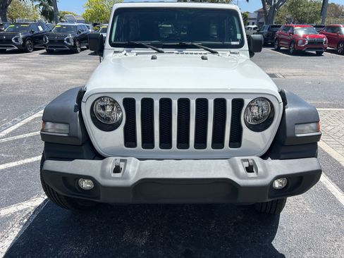 Used 2022 Jeep Wrangler Unlimited Sport image 9