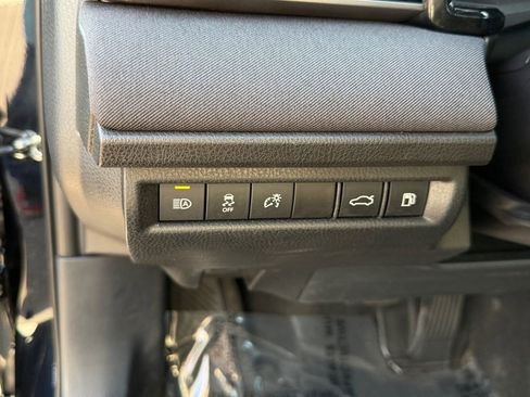 Used 2025 Toyota Camry LE image 31