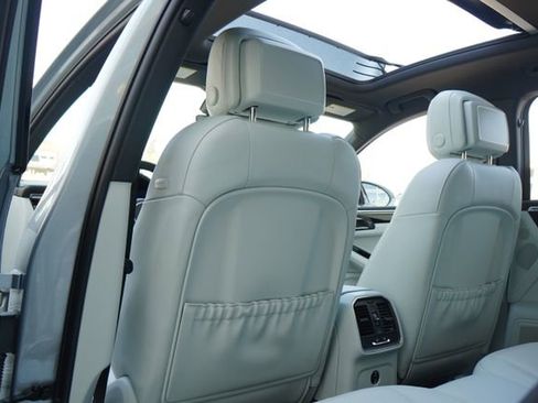 Used 2023 Porsche Macan S image 33