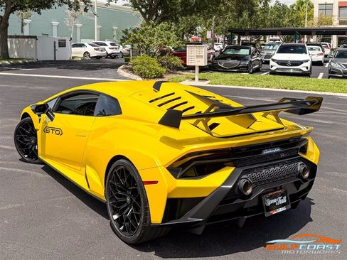 Used 2022 Lamborghini Huracan STO RWD image 39