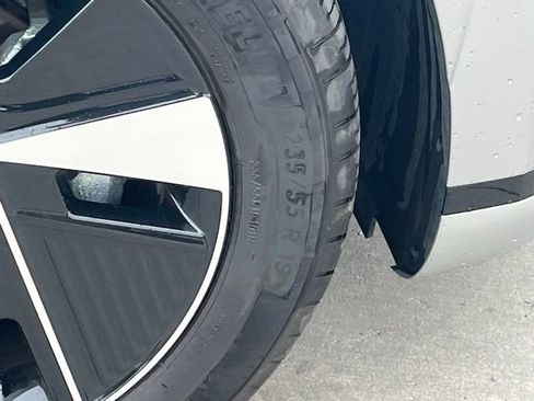 Used 2025 Hyundai Ioniq 5 Limited image 8