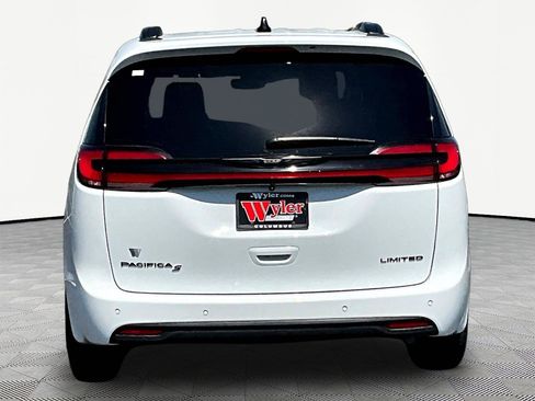 Used 2026 Chrysler Pacifica Limited w/ S Appearance Package FWD image 5
