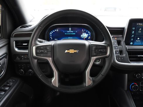 Used 2023 Chevrolet Suburban LT image 10