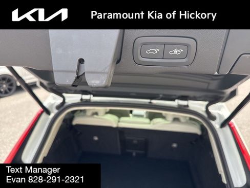 Used 2022 Volvo XC60 T8 Inscription AWD/4WD image 11