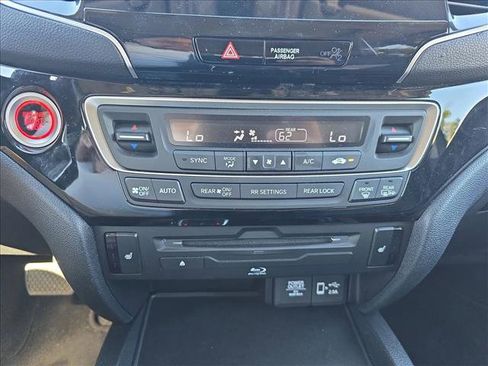 Used 2021 Honda Pilot Touring image 25