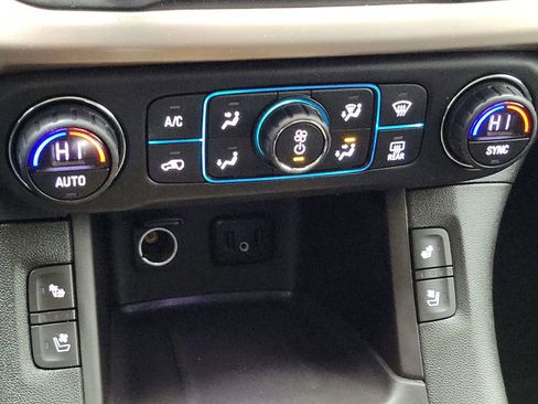 Certified 2017 GMC Acadia Denali w/ Technology Package image 17