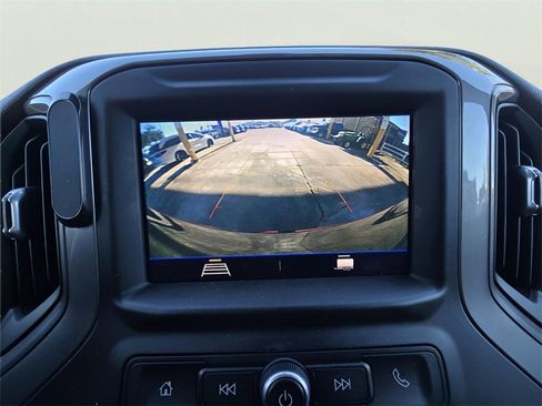 Used 2021 Chevrolet Silverado 1500 Custom image 17