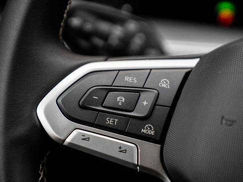 New 2026 Volkswagen Tiguan SE image 26