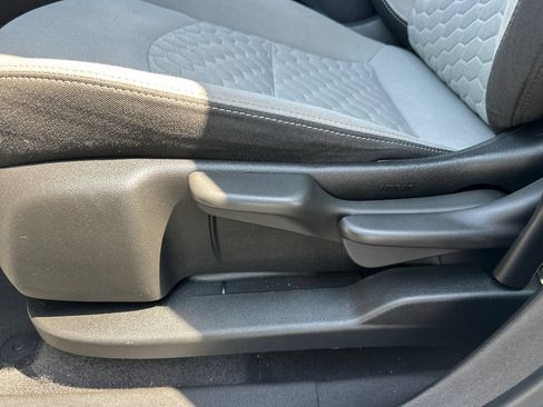 Used 2020 Chevrolet Equinox LS FWD image 15